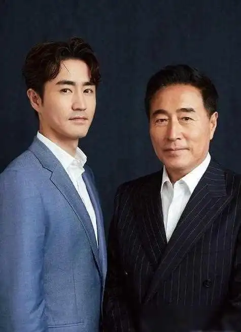 原来他们居然是亲生父子!我不会是最后一个知道的吧?