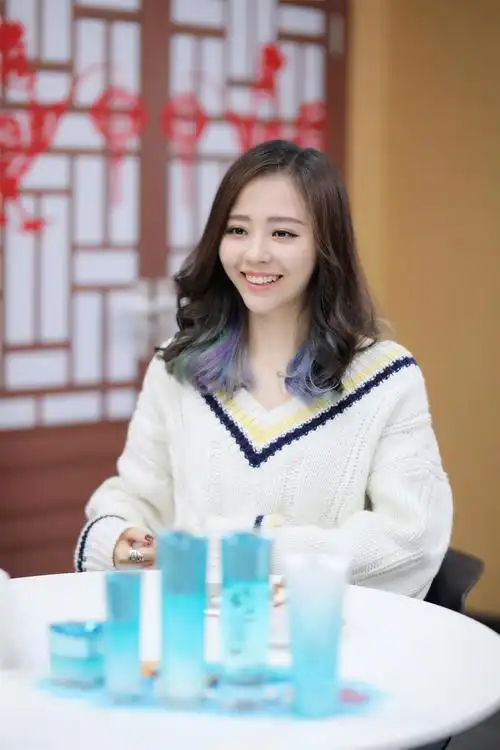 张靓颖:被渣男骗财骗色15年,为爱打"乳环",分手后倒赔6个亿