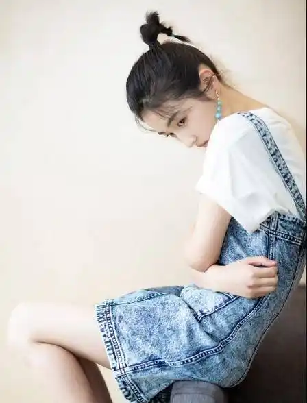 张子枫这条长裤有多炫酷?