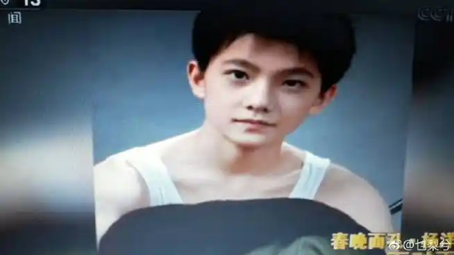 生图无修图预览图 手机壁纸 电脑桌面 军艺校草 出道前小时候童年照