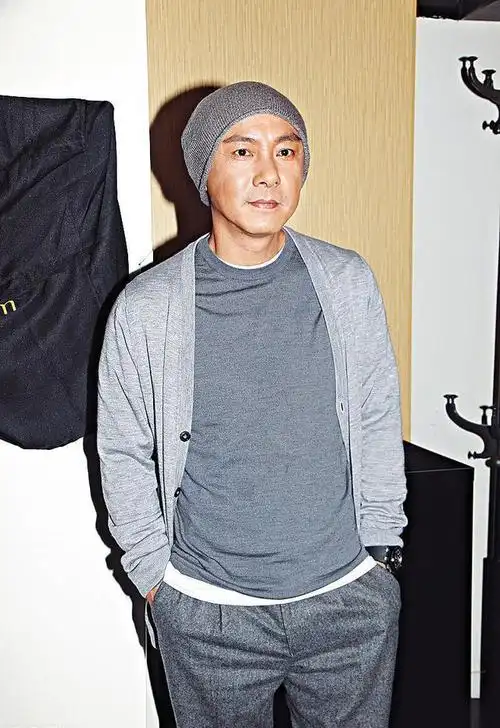 翻红不成,投资血亏,57岁坐拥过亿身家,张卫健凭什么?