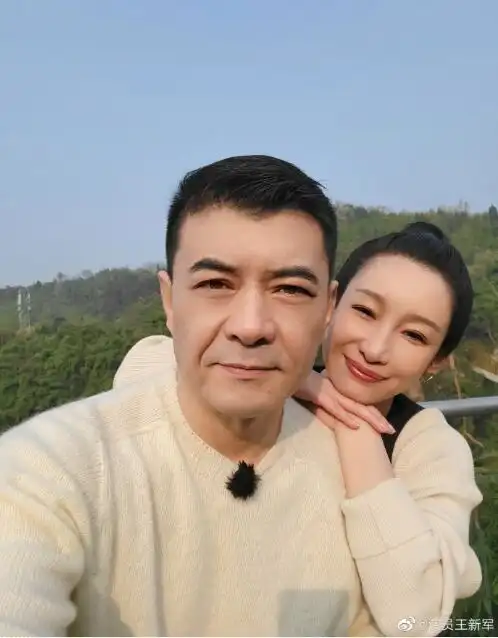 秦海璐首谈取消婚礼的原因 丈夫王新军当众落泪