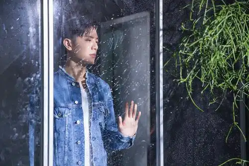 韦礼安《如果再见》mv首播 曝大学曾与蛇同寝