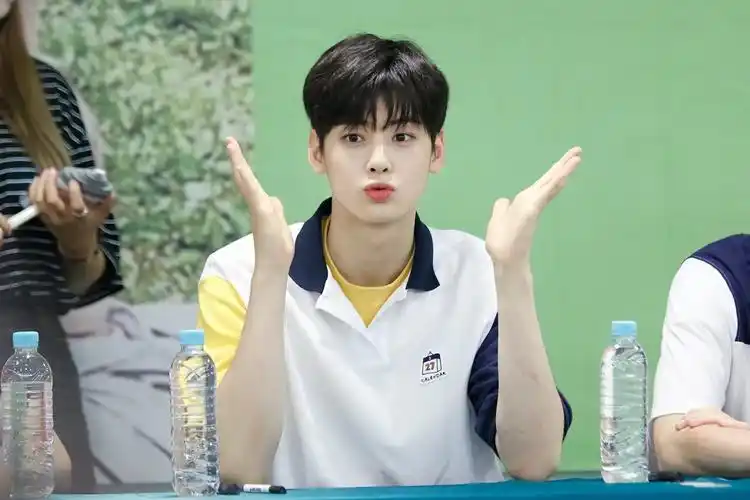 车银优究竟有多帅,让程潇不敢与其对视,连男人看了都疯狂__财经头条