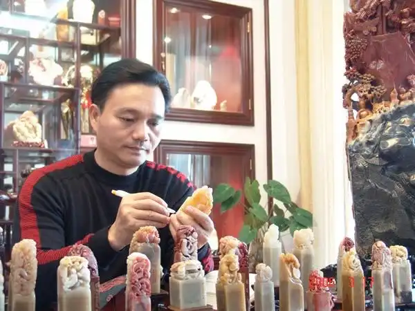 中国微雕大师许通海携手一品网征集品牌建设网络推广系列任务