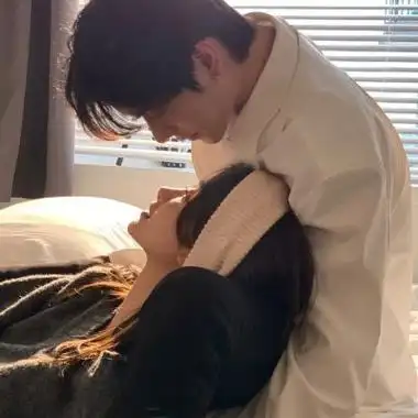 真人恩爱kiss情头我的心都碎成二维码了可扫出来还是我爱你_情侣头像