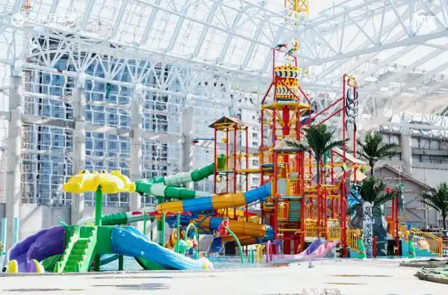 兰州万达茂水乐园首次试滑成功