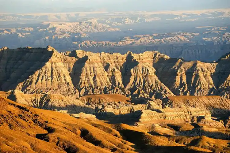 公元10世纪至公元17世纪,在阿里这片高寒荒漠上,曾有过一个叫古格的