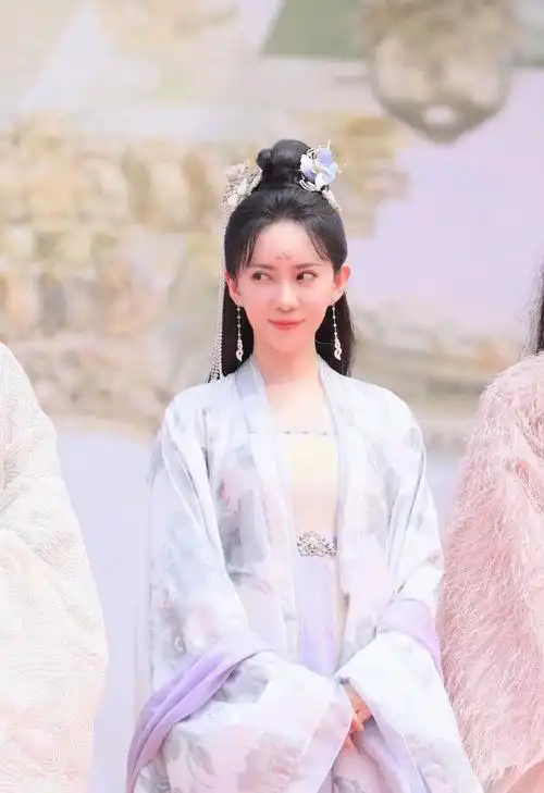 刘萌萌 沉香如屑#刘萌萌又演沉香如屑啦,她古装造型真的太好看了!