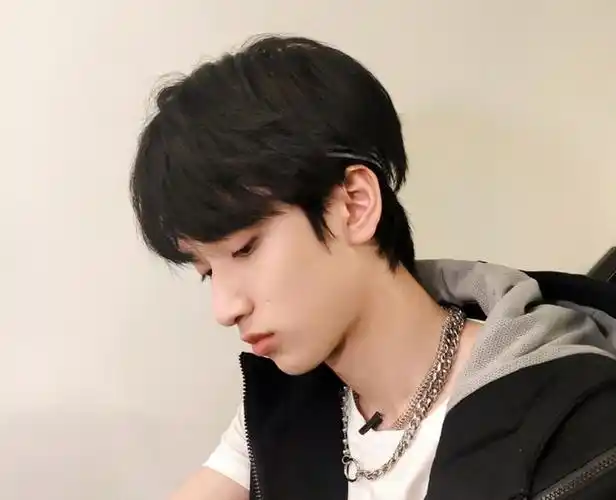 严浩翔rap作业引发大家热议内涵队友是不存在的