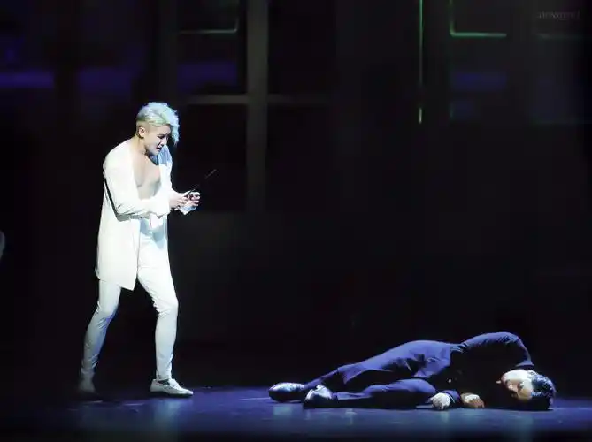 金俊秀音乐剧道林格雷