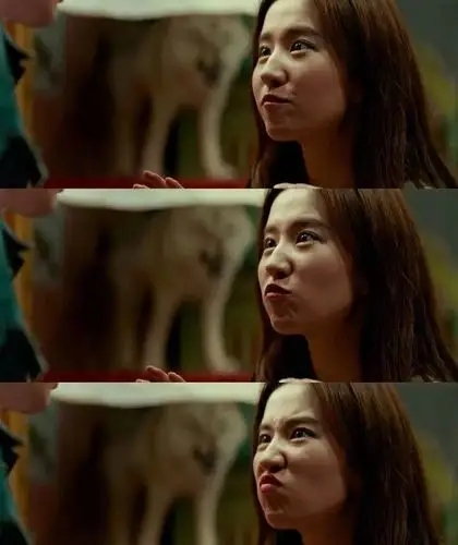 《二代妖精》里面饰演一只奶凶呆萌又用情至深的狐狸精,角色刻画的有