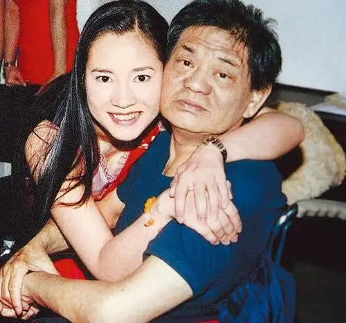 昔日艳星卖汉堡,今昔对比差距大