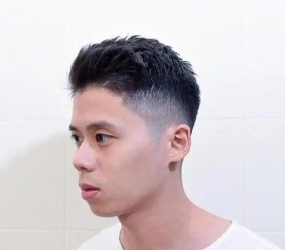 两边铲清短发精神又帅气简单易打理