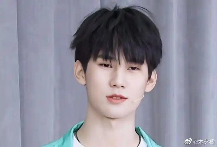 眼睛瞪大好奶啊@时代少年团-张真源 67张真源运动特辑饭修图可可