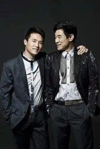 62岁杜志国全家近照三任妻子都很漂亮儿子杜淳正当红