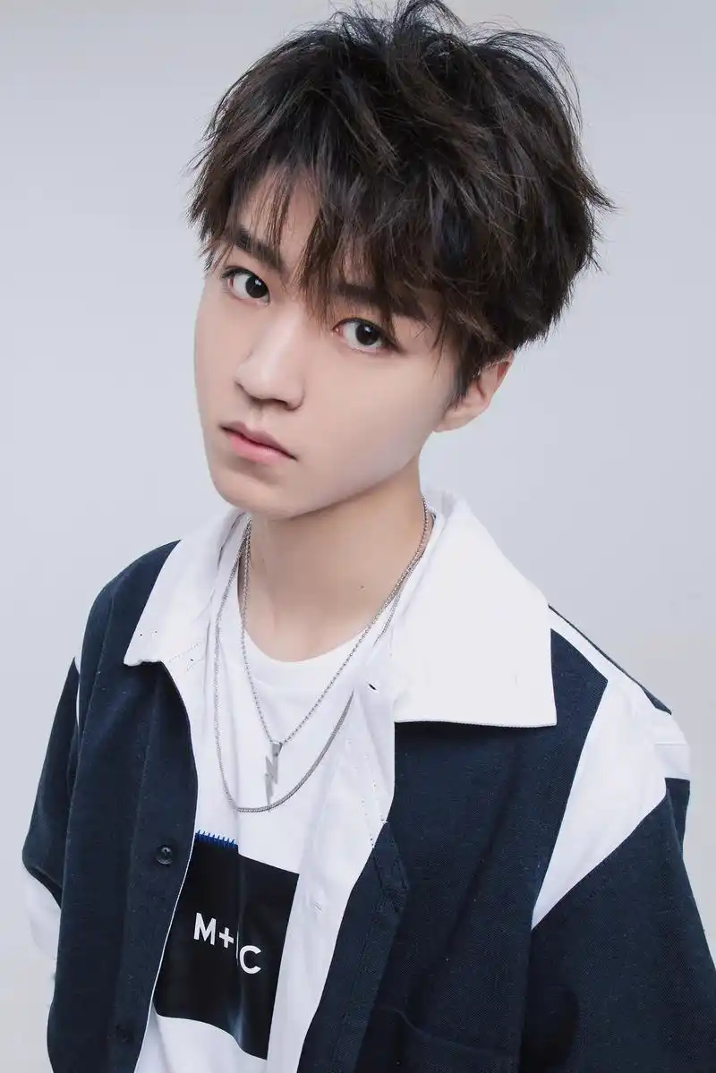 王俊凯karrywang工作室的照片   微相册