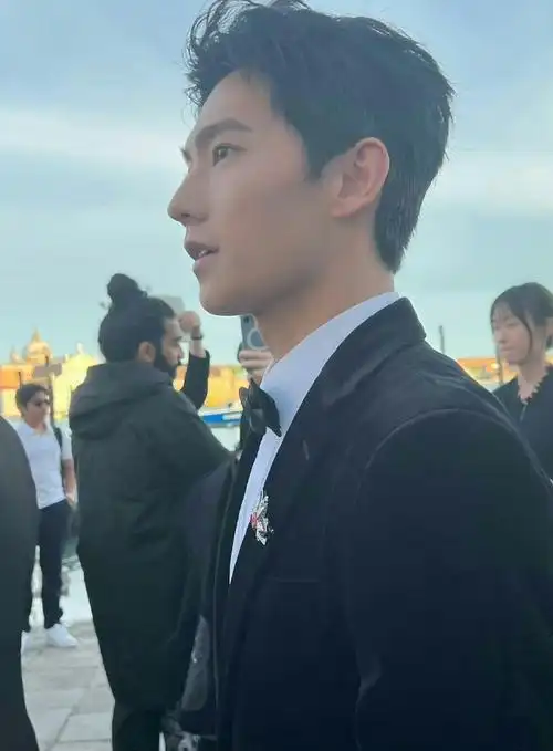 生图王者杨不修#这竟然是杨洋的生图谁敢信?