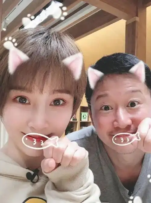 与家人现身新加坡击碎谣言|谢楠|娱乐圈|艾滋病|电影导演|吴京(演员)