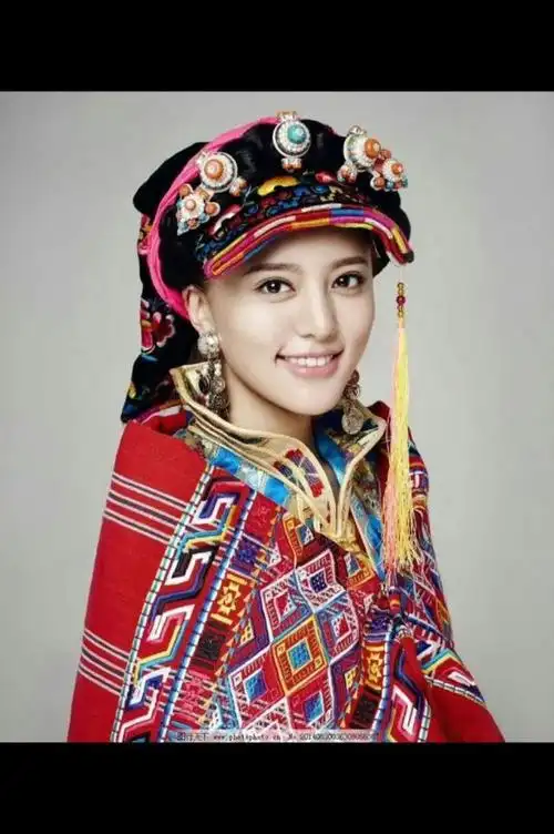 藏族美女歌手阿兰