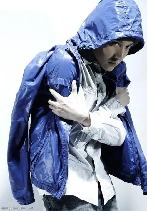 肌肉男:冯绍峰实际身高-小虾米