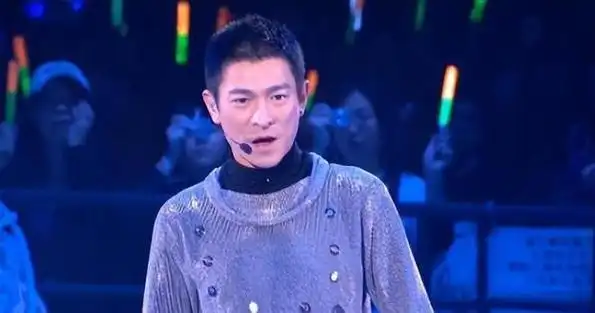 香港知名狗仔朱皮曝出刘德华大瓜,透露两点重要信息,网友不相信