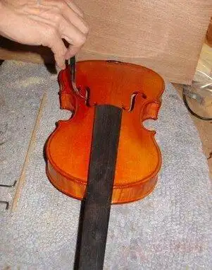 小提琴音柱安装位置图解分享