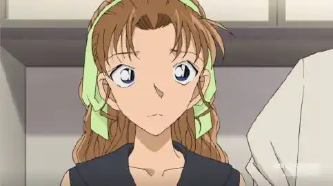 在剧场版《零的执行人》中,当江户川柯南询问安室透是否有女朋友时,他