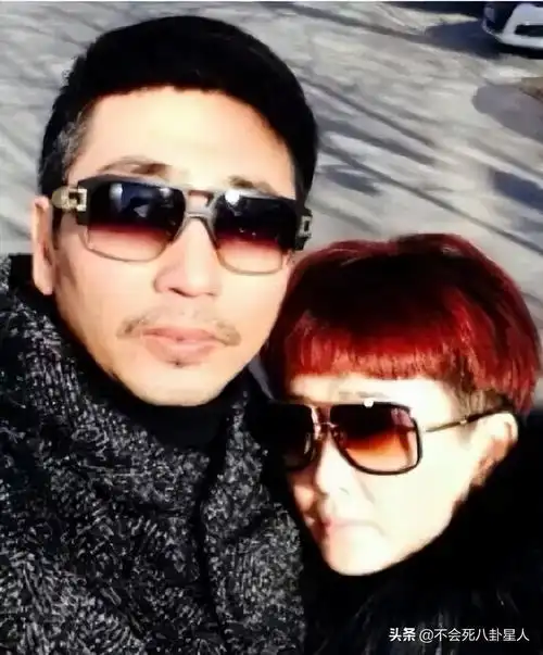 沙宝亮的老婆叫朱娜,曾经是歌舞团一位十分知名的演员.