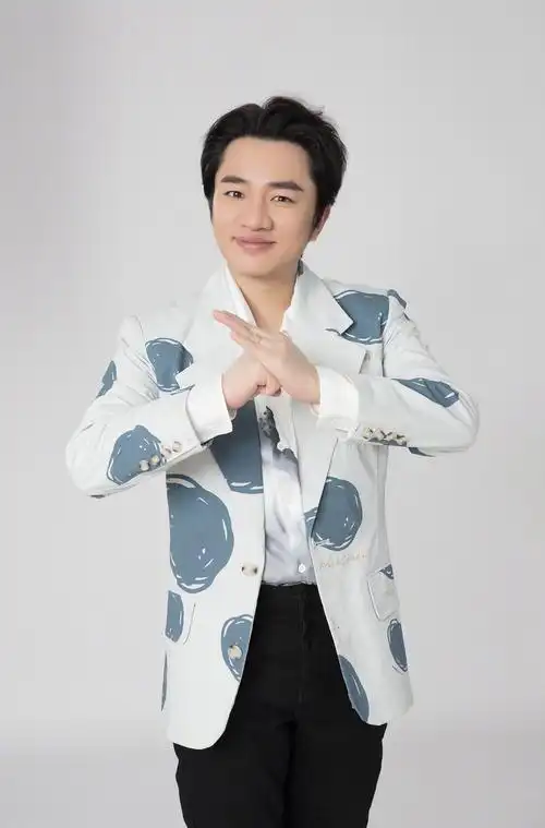 正式上任王祖蓝辞演剧集全力tvb幕后工作称会每天到办公室