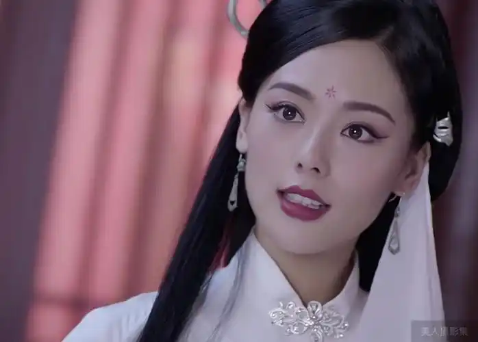 温和如水妩媚而妖娆的风美人风细细