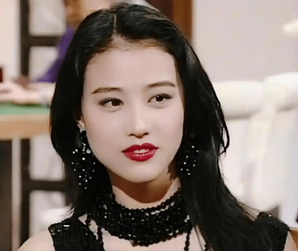 迷倒周星驰,和梅艳芳演情侣,第一代"蛊神"周海媚年轻时有多绝_角色