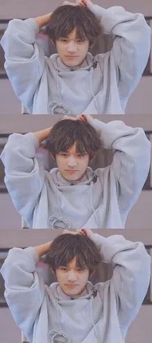 易烊千玺壁纸三屏壁纸