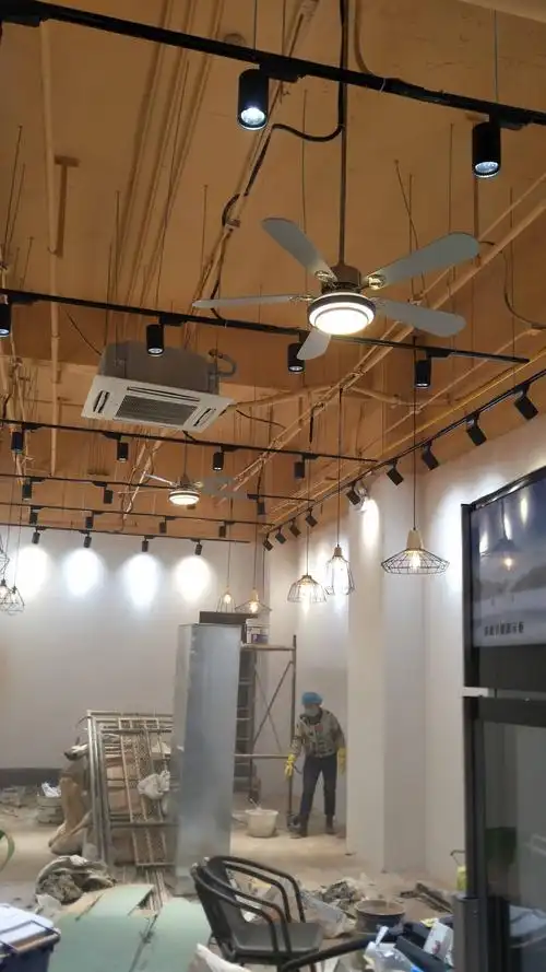 荣和大道1号楼黄女士店铺58㎡装修工地图_现场施工图文直播_土巴兔装