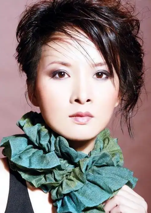 回顾影后谢兰与师小红丁克12年39岁才当妈如今过得怎样