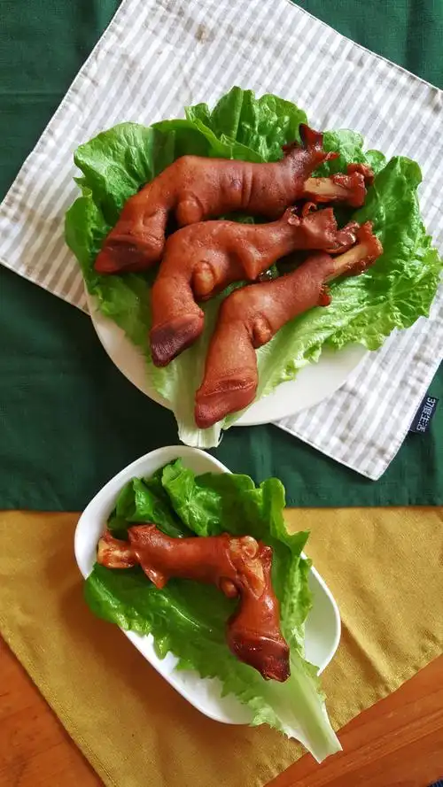 山东莱芜齐鲁清真美食酱羊蹄