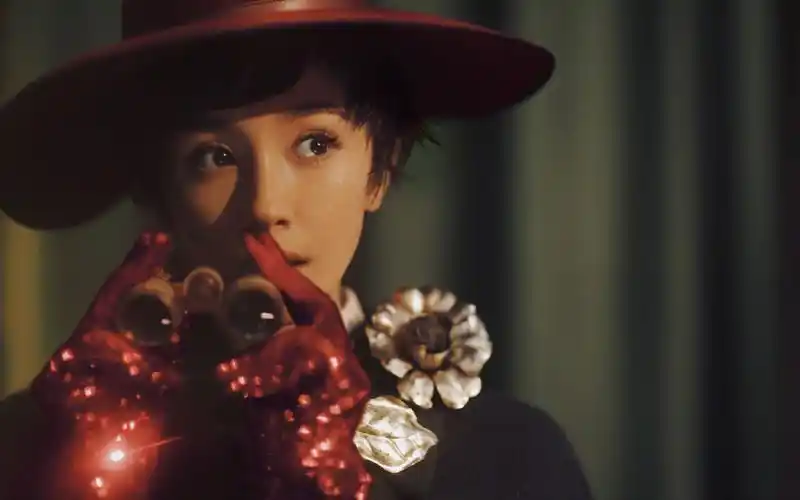 杨幂短发复古风高清桌面壁纸