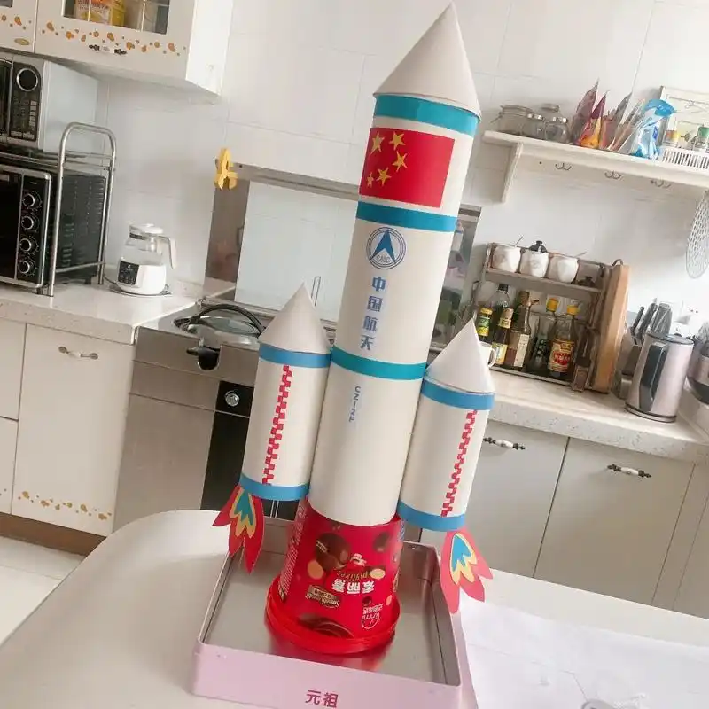 科技节小制作参赛～火箭, 四年级,学校发出科技节活