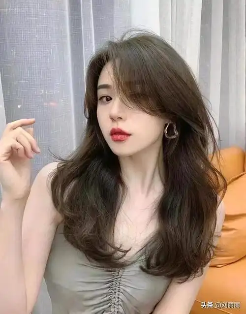 法式刘海适合配什么发型,法式刘海适合配什么发型图片(中秋国庆可以