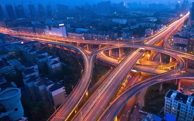 恒大城市之光 | 与清泉坝圆心的商业新峰景,共揽繁华