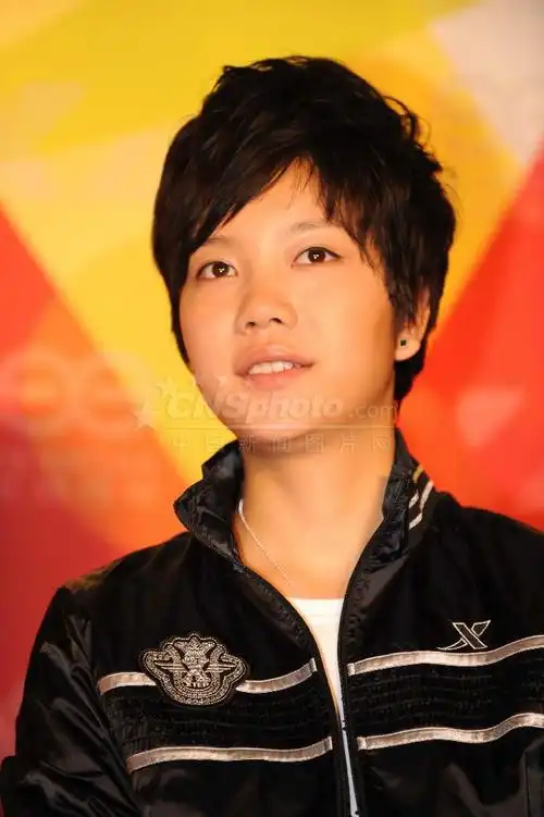 k   李霄云   图片说明:  9月22日,快乐女声(快女)五强江映蓉,李霄云