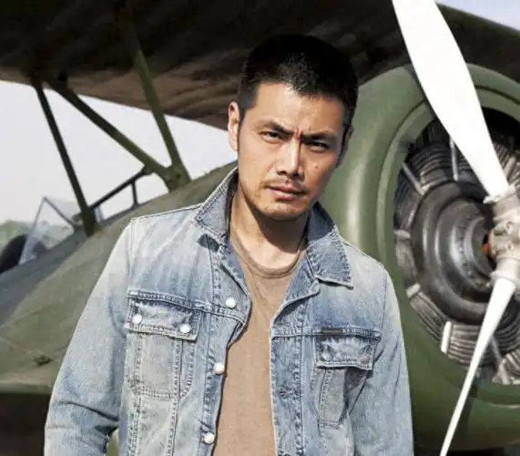 回顾那个承诺说成名后绝不抛弃患难妻的邵兵履行承诺了吗