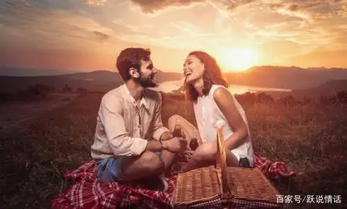 爱情是天真无邪的眼神,是纯真善美的心灵,女生对男生动心表现!