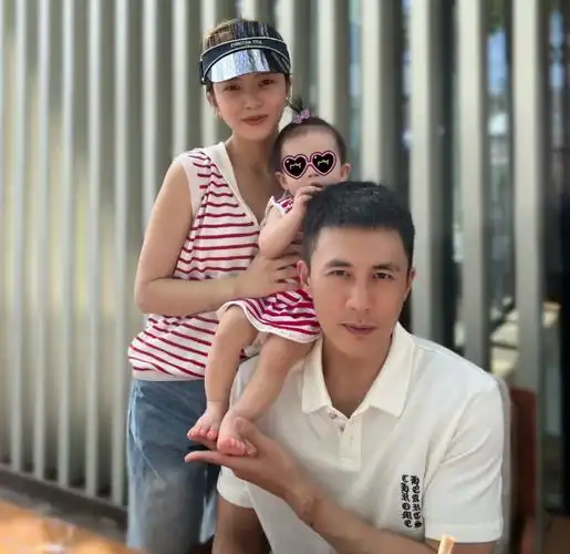 王灿上吐下泻看急诊,杜淳忙活一晚照顾老婆,王灿忍病痛深情表白_杜春