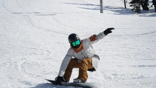 起点就是别人终点,主业滑板副业演员的夏雨,提前过上退休生活