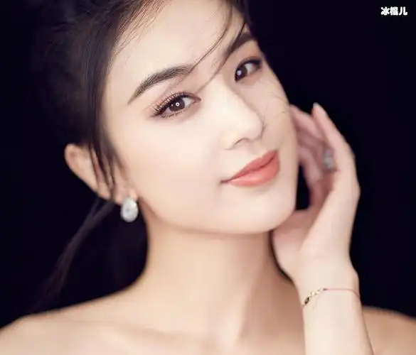 黄圣依与安迪两人其实并非真正母子关系