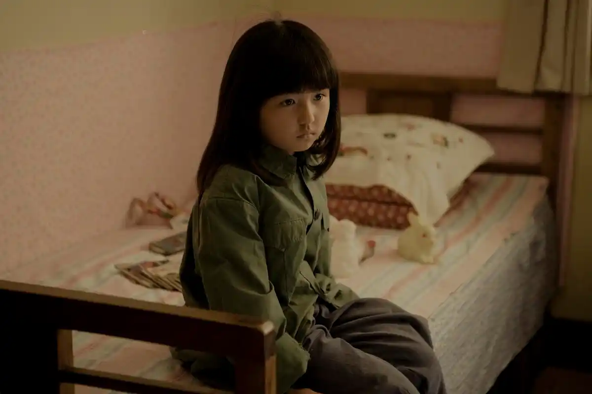 张子枫唐山大地震海报剧照图片