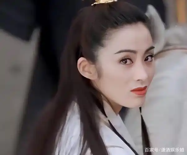 出演的"赵敏"一角至今让人无法忘记,当初张敏的回眸一笑也堪称是经典