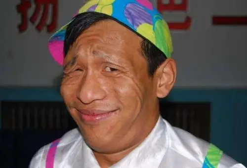 个不高,皮肤黑,喜剧能力却超强,宋小宝凭什么娶娇妻生双胞胎?