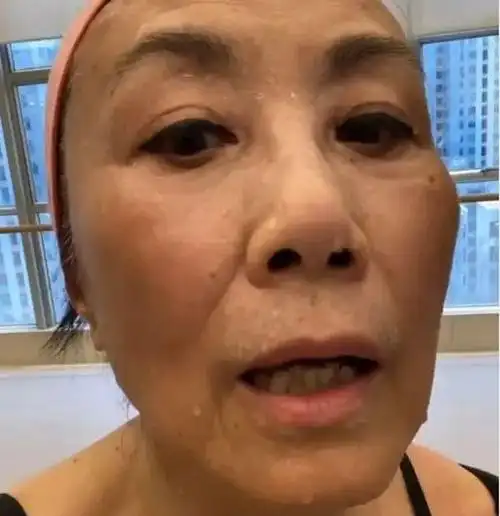 佩服到五体投地72岁汪明荃首次素颜出镜运动后大汗淋漓玩自拍